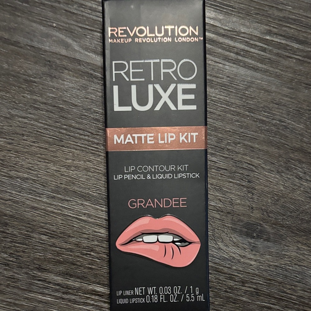 Revolution Retro Luxe Matte Lip Kit - Bold Pink